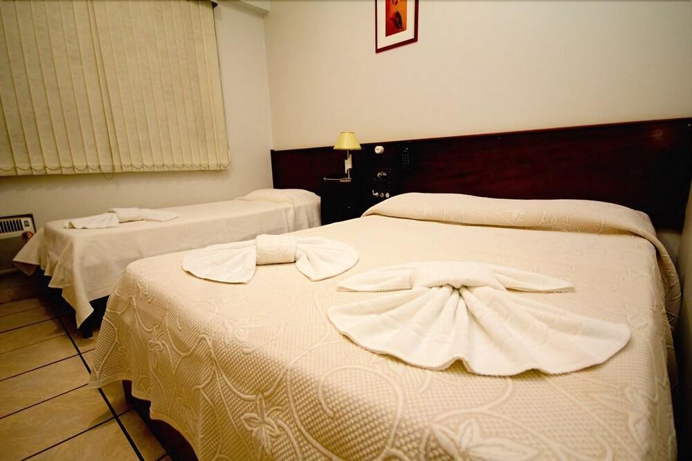 Alpha Ville Hotel Асіс Екстер'єр фото