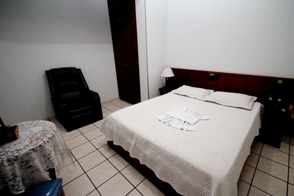 Alpha Ville Hotel Асіс Екстер'єр фото
